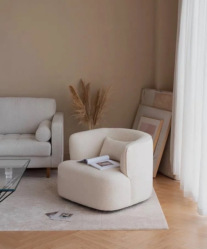 Thaddea Lounge Chair