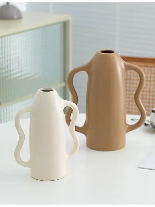 Kaeleigh Squiggle Vase