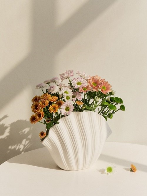 Hassanah Shell Ceramic Vase