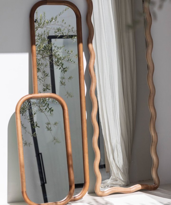 Elloria Wavy Mirror v2